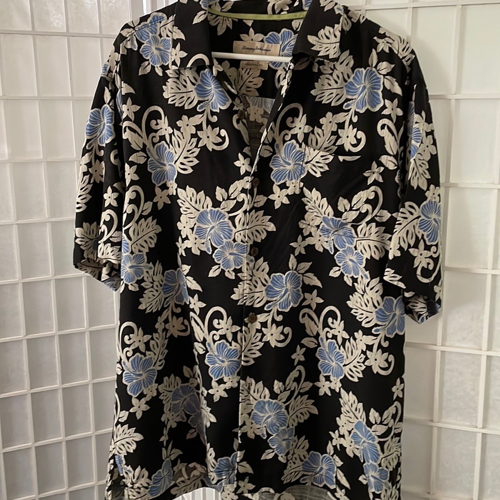 Tommy Bahama Silk Black & Blue Hawaiian Shirt Sz L